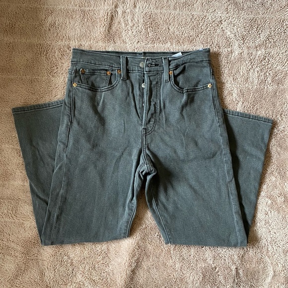 Levi’s Wedgie Straight Jeans - Picture 2 of 3